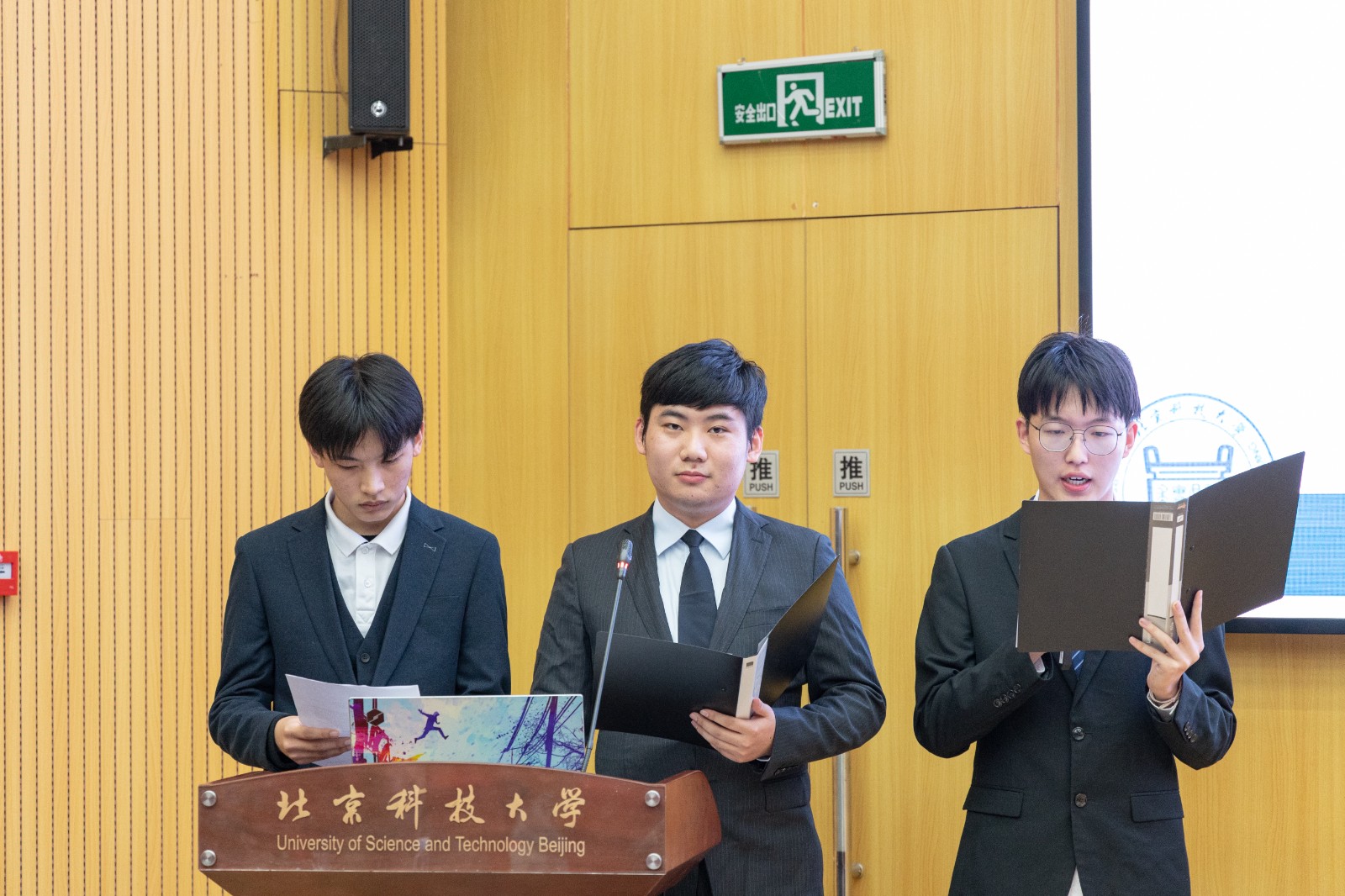 a9d10a22fdee9f37ed082d9d547f196e.jpg FZ4A9960_1.jpg